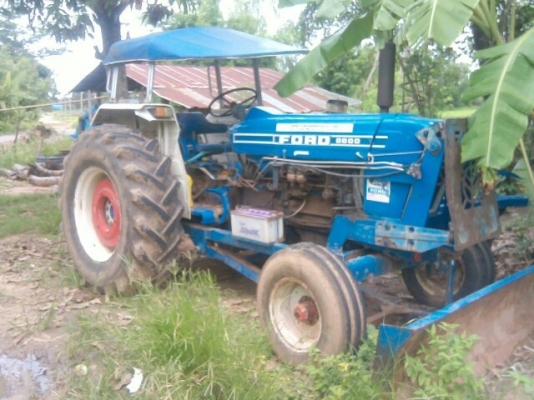 ขายรถไถฟรอต 6600 สภาพพร้อมใช้งาน อุปกรณ์ครบ ดันหน้า ผาน7และผาน3 สนใจโทร 090-8588220คุณนะ