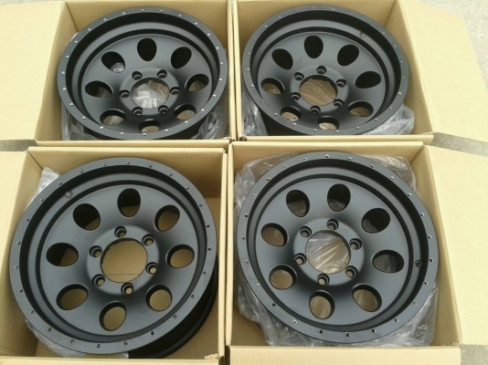 ขายล้อ ขายยาง OFF ROAD หล่อๆ ลุยๆทั้งR15 R16  สนใจแวะเข้ามาดูก่อนครับ