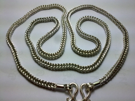 สร้อยคอเงืนห้อยพระลายยอดฮิต