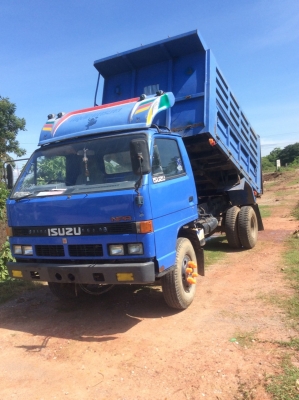 ขายISUZU NPR 115แรงแท้ (ดั๊ม)เกียรสั้น มี SLOW กลาง คานท้าย F ยางดี ครัทซีสวยๆแห้งๆ ขาย 430,000 บาท