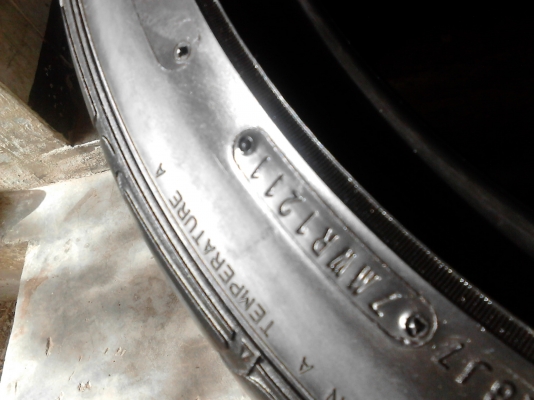 225/45R18 DUNLOP SP SPORT LM703 มี 2 เส้น ( ไม่มีปะ ) TEL.081-427-3941 225/45R18 DUNLOP SP SPORT LM703 มี 2 เส้น ( ไม่มีปะ ) TEL.081-427-3941