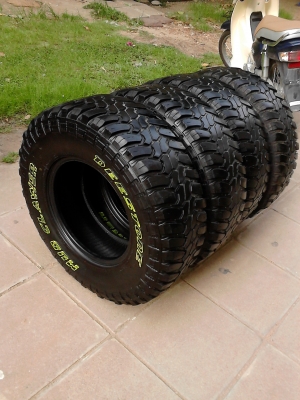 31X10.50R15 DEESTONE MUD CLAWER ปีใหม่ 2013 ขายชุด 4 เส้น TEL.081-427-3941 31X10.50R15 DEESTONE MUD CLAWER ปีใหม่ 2013 ขายชุด 4 เส้น TEL.081-427-3941