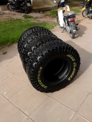 31X10.50R15 DEESTONE MUD CLAWER ปีใหม่ 2013 ขายชุด 4 เส้น TEL.081-427-3941 31X10.50R15 DEESTONE MUD CLAWER ปีใหม่ 2013 ขายชุด 4 เส้น TEL.081-427-3941