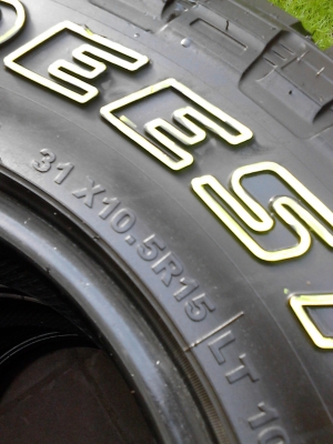 31X10.50R15 DEESTONE MUD CLAWER ปีใหม่ 2013 ขายชุด 4 เส้น TEL.081-427-3941 31X10.50R15 DEESTONE MUD CLAWER ปีใหม่ 2013 ขายชุด 4 เส้น TEL.081-427-3941