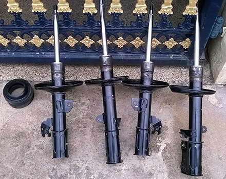 ขายโช๊คอัพเดิม Camry 2.4 ACV30 tokico อัดน้ำมันใหม่แล้ว