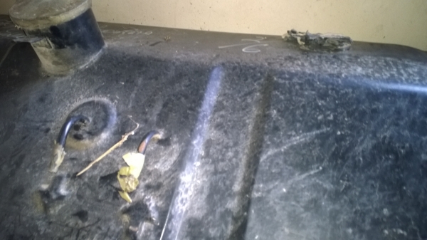 ถังน้ำมันไหม่เอี่ยมของ HINO....6ล้อและสิบล้อ..ยังไม่ได้ใช้..