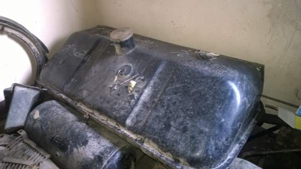 ถังน้ำมันไหม่เอี่ยมของ HINO....6ล้อและสิบล้อ..ยังไม่ได้ใช้..