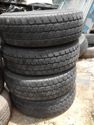 205/70R15 DUNLOP VANTREK V1  ชุด 4 เส้น  ยางหนา 8 มม.ทุกเส้น ไม่มีปะเลย TEL.081-427-3941