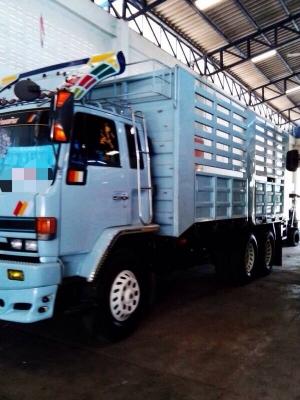 รถอีซูซุ 10 ล้อ ( ไม่ดั้ม ) FVM  196 แรงม้า  ปี 41  สนใจติดต่อ  081 - 6079515