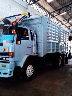 รถอีซูซุ 10 ล้อ ( ไม่ดั้ม ) FVM  196 แรงม้า  ปี 41  สนใจติดต่อ  081 - 6079515