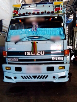 รถอีซูซุ 10 ล้อ ( ไม่ดั้ม ) FVM  196 แรงม้า  ปี 41  สนใจติดต่อ  081 - 6079515