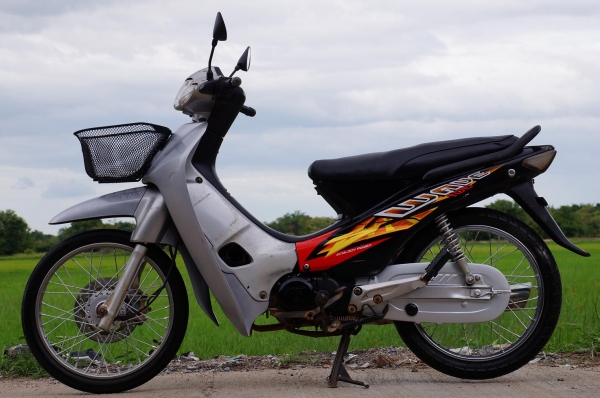 ขาย HONDA WAVE 100 ปี 47 สภาพเดิม เดิม พร้อมใช้ ทะเบียนพร้อมโอนเอกสารครบ ภาษี พ ร บ 2556