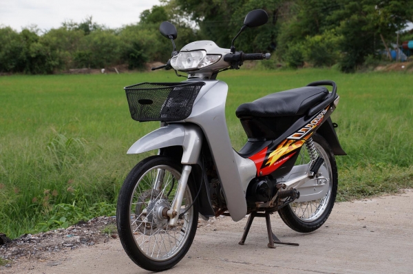 ขาย HONDA WAVE 100 ปี 47 สภาพเดิม เดิม พร้อมใช้ ทะเบียนพร้อมโอนเอกสารครบ ภาษี พ ร บ 2556