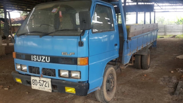 ขายรถหกล้อ isuzu FTR 165 แรง พร้อมรถ หกล้อ KS 110 แรง สภาพดีพร้อมใช้งาน ขายรถหกล้อ isuzu FTR 165 แรง พร้อมรถ หกล้อ KS 110 แรง สภาพดีพร้อมใช้งาน