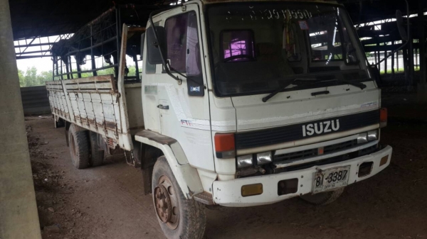 ขายรถหกล้อ isuzu FTR  165 แรง พร้อมรถ หกล้อ KS 110 แรง  สภาพดีพร้อมใช้งาน