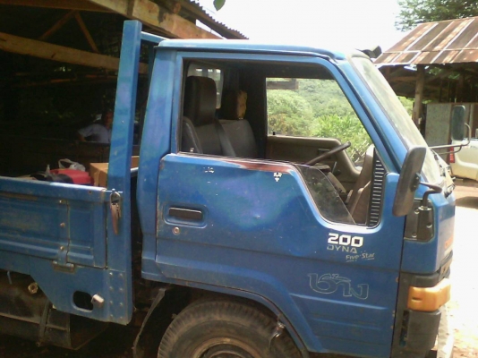 ขาย  toyota  4 ล้อกลาง