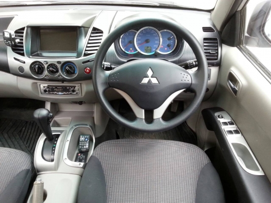 ขาย MITSUBISHI Triton Plus 2.5 4ประตู A/T