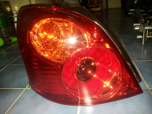 ไฟท้ายโดนัทยาริส ไฟท้ายโดนัทยาริส