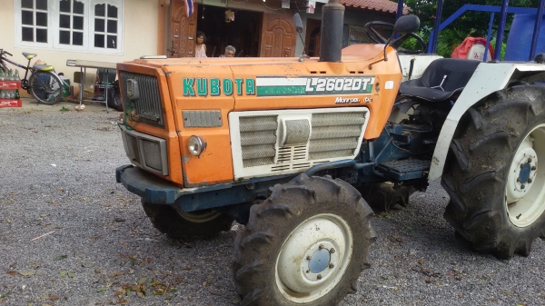 ขายคูโบต้า2600bt  2เพลาสภาพพร้อมใช่ครับระบบใช่งานได้ดี เดิมมากครับ