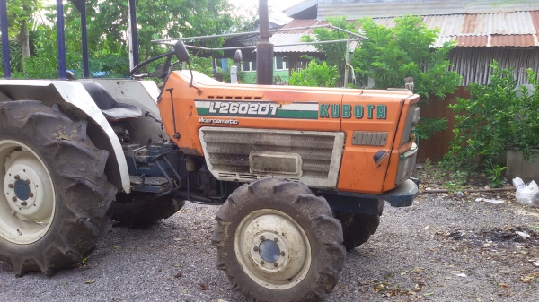 ขายคูโบต้า2600bt  2เพลาสภาพพร้อมใช่ครับระบบใช่งานได้ดี เดิมมากครับ