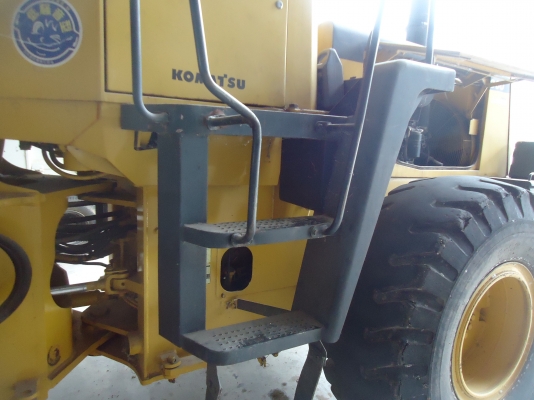 ขายด่วนรถตักล้อยางKOMATSUWA300-3Eเก่านอกนําเขัา ขายด่วนรถตักล้อยางKOMATSUWA300-3Eเก่านอกนําเขัา