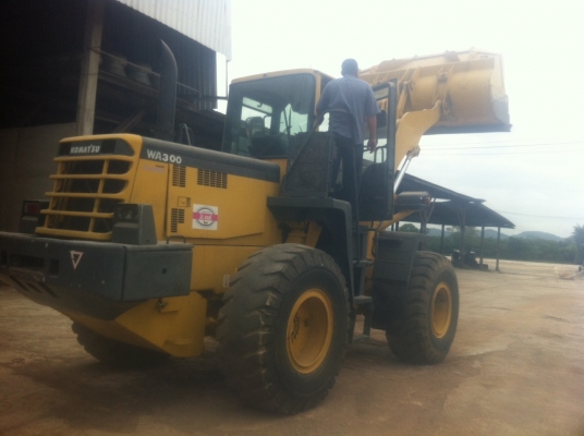 ขายด่วนรถตักล้อยางKOMATSUWA300-3Eเก่านอกนําเขัา ขายด่วนรถตักล้อยางKOMATSUWA300-3Eเก่านอกนําเขัา