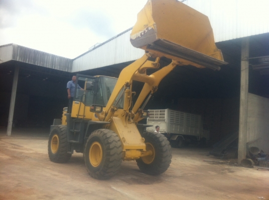 ขายด่วนรถตักล้อยางKOMATSUWA300-3Eเก่านอกนําเขัา ขายด่วนรถตักล้อยางKOMATSUWA300-3Eเก่านอกนําเขัา