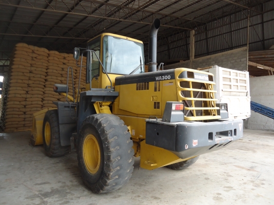 ขายด่วนรถตักล้อยางKOMATSUWA300-3Eเก่านอกนําเขัา ขายด่วนรถตักล้อยางKOMATSUWA300-3Eเก่านอกนําเขัา