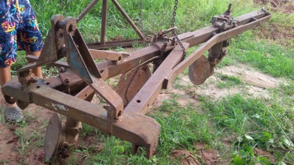 ขายผานสามรถฟอร์ดโคลงยาวถูกๆตามสภาพ  8500บาท