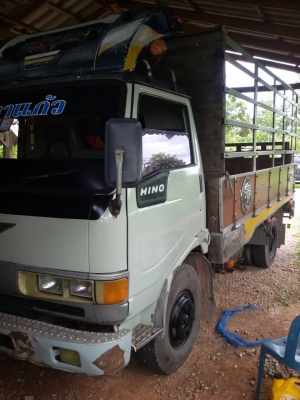 HINO FB112 6ล้อรั้ว รถสวย พร้อมใช้งาน เครื่องดี คัทซีสวย ยางเต็ม เอกสารเล่มทะเบียน ราคาต่อรองได้ 087-2976734