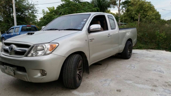 ขายด่วน TOYOTA VIGO E เครื่องเบนซิล 2700 CC. ขายด่วน TOYOTA VIGO E เครื่องเบนซิล 2700 CC.