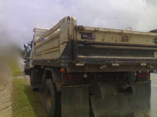 รถอีซูซุ 6 ล้อดั้ม 220 แรงม้า ปี 51.  สนใจติดต่อ  081 - 6079515