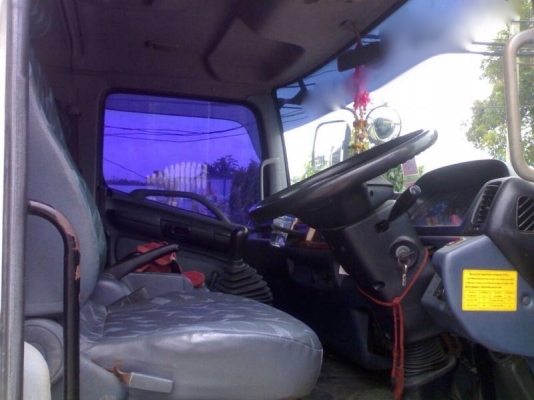 รถอีซูซุ 6 ล้อดั้ม 220 แรงม้า ปี 51.  สนใจติดต่อ  081 - 6079515