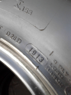 31X10.50R15 DEESTONE MUD CLAWER ปีใหม่ 2013 ขายชุด 4 เส้น TEL.081-427-3941 31X10.50R15 DEESTONE MUD CLAWER ปีใหม่ 2013 ขายชุด 4 เส้น TEL.081-427-3941