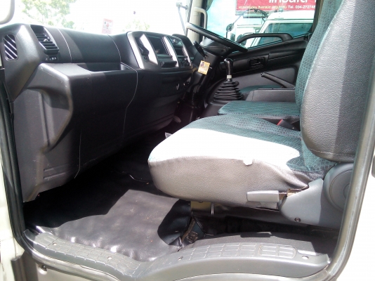 6 ล้อกลาง  ตู้ปีกนก  ไฮดรอลิค  *Euro.2* HINO  150 แรงม้า * ยาว 5.50 ม.* รถสวยเดิม * รถห้างแท้ * ปี45* มีเล่มพร้อมโอน *