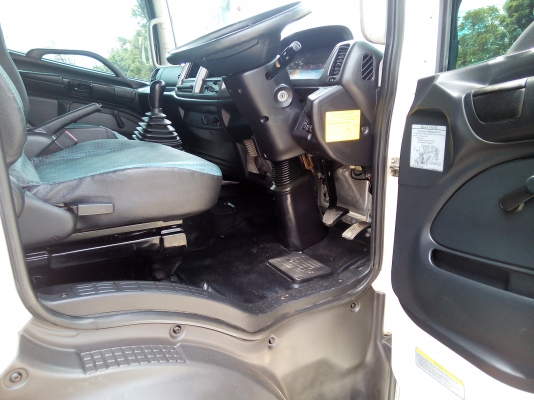 6 ล้อกลาง  ตู้ปีกนก  ไฮดรอลิค  *Euro.2* HINO  150 แรงม้า * ยาว 5.50 ม.* รถสวยเดิม * รถห้างแท้ * ปี45* มีเล่มพร้อมโอน *