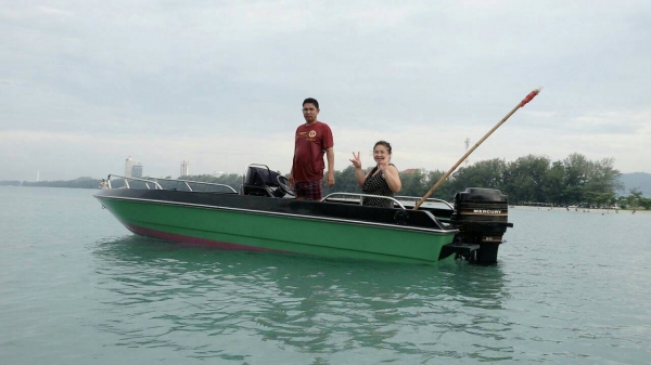 ขายเรือ 17 ฟุต พร้อมเครื่องเมอร์คิวรี่ 50 แรง เรือใหม่ลงน้ำครั้งเดียว ขายถูก 165000