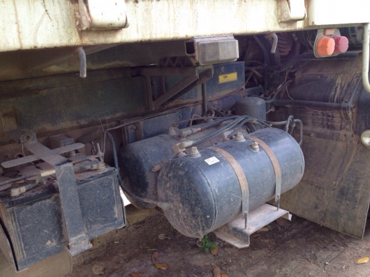 ขาย10ล้อดั้ม ISUZU 240แรงม้า ปี 54 สนใจโทร 081-9701072