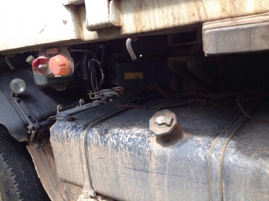 ขาย10ล้อดั้ม ISUZU 240แรงม้า ปี 54 สนใจโทร 081-9701072
