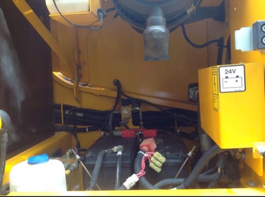 ขายดาวน์ JCB รุ่น JS-200 รถปีเดียวสภาพสวย ใหม่จากแบรน์ผู้ดีอังกฤษ