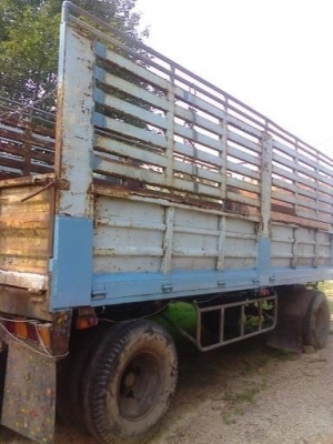 ขายรถ18ล้อรั้ว ISUZU 240 หัวฟ้าแท้ หัวหาง สนใจโทร 081-9701072