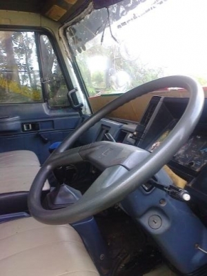 ขายรถ18ล้อรั้ว ISUZU 240 หัวฟ้าแท้ หัวหาง สนใจโทร 081-9701072