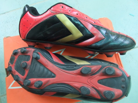 รองเท้าฟุตบอล BAOJI size 43