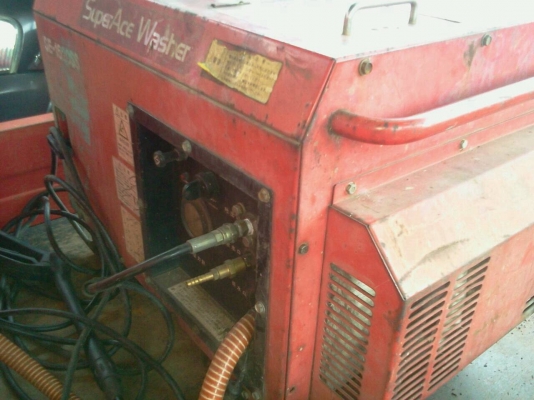 ขายรถบรรทุกเครื่องเกษร4*4ดั้มได้เลี้ยวเอวอ่อน ขายพร้อมเครื่องฉีดนำ้แรงดันสูง