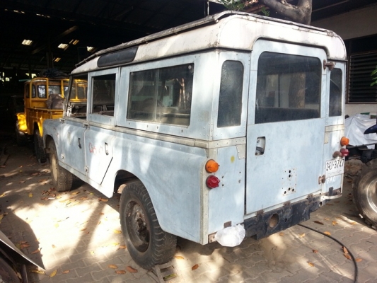 ขายรถแลนด์โรเวอร์ ซีรี่ส์ 2A 5 ประตู สภาพแห้งๆ สวย ทะเบียนพร้อมโอน ขายรถแลนด์โรเวอร์ ซีรี่ส์ 2A 5 ประตู สภาพแห้งๆ สวย ทะเบียนพร้อมโอน