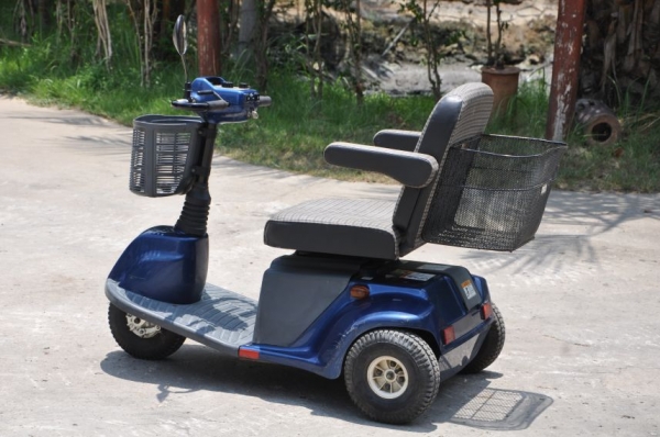 ขายรถ suzuki3ล้อ คนชราหรือผู้สูงอายุ มือสองจากญี่ปุ่นยังไม่เคยใช้งานในไทย 19,00เท่านั้น