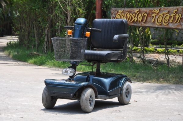 ขายรถ suzuki3ล้อ คนชราหรือผู้สูงอายุ มือสองจากญี่ปุ่นยังไม่เคยใช้งานในไทย 19,00เท่านั้น