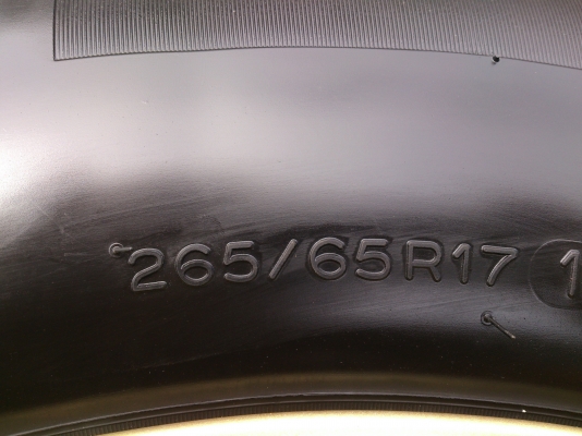 ขายแม็กTOYOTA VIGO CHAMP ขอบ17 พร้อมยางMICHELIN265/65R17 ยางสัปดาห์ที่29ปี13 ดอกยางนิ่มลึกไม่ร้าวไม่แตกลายดอกเต็ม (สภาพ90\%) จำนวน 1 ชุด พร้อมน๊อตแท้ 24 ตัว