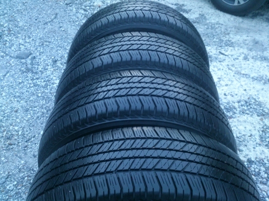 ขายยาง บริสโตน 265/65R17 ยางสัปดาห์ที่07 ปี13 ดอกยางนิ่มลึกเท่ากันไม่แตกลาย (ไม่มีปะ) จำนวน 1 ชุด