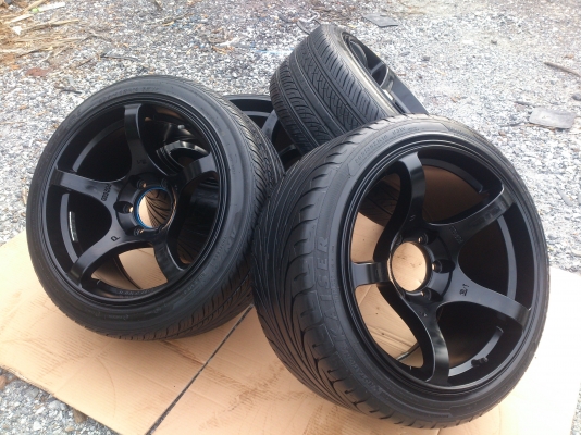 ขายแม็กโปรไดร์ฟสีดำ 6รู139.7ขอบ18 หน้า9.5 หลัง10.5 พร้อมยาง245/40R18 ปี13,ยาง265/35R18 ปี12 ดอกยางนิ่มลึกเท่ากันสภาพแม็กยางสวยมาก จำนวน 1 ชุด